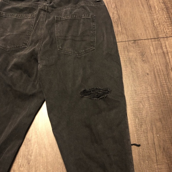 American Eagle Mom Ripped Jeans - Picture 3 of 4